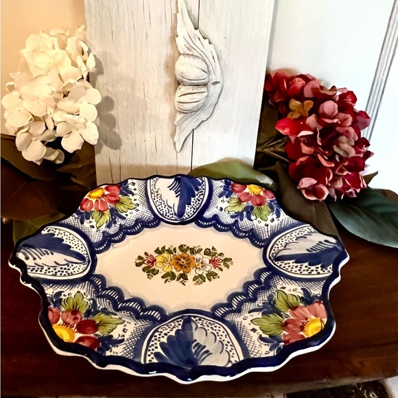 Vintage Handcrafted/Handpainted Spanish/Mediterranean Sevilla Decorative Plate - Picture 6 of 7